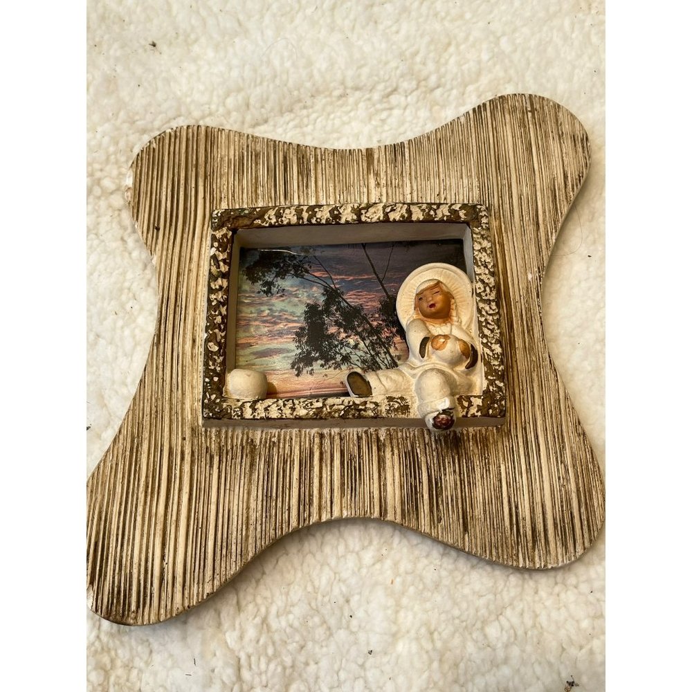 Plaster of Paris Vintage Molded Picture Frame Insert Accented W/ Person and‎ Pot